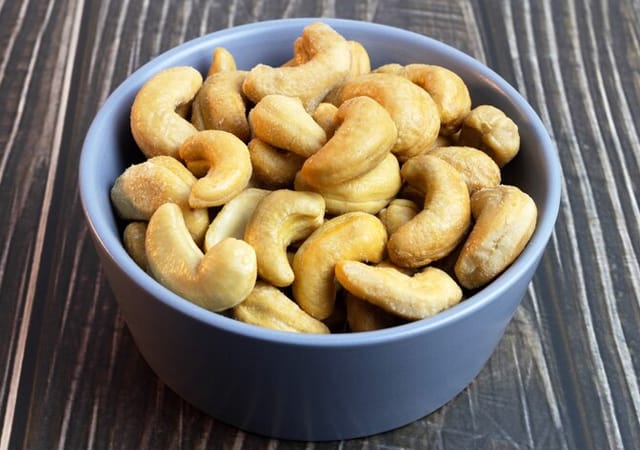 Salted cashews 2.5 lb
